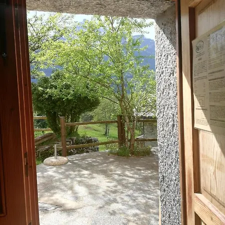 بيت ريفي Rifugio Monte Zeus باشينو